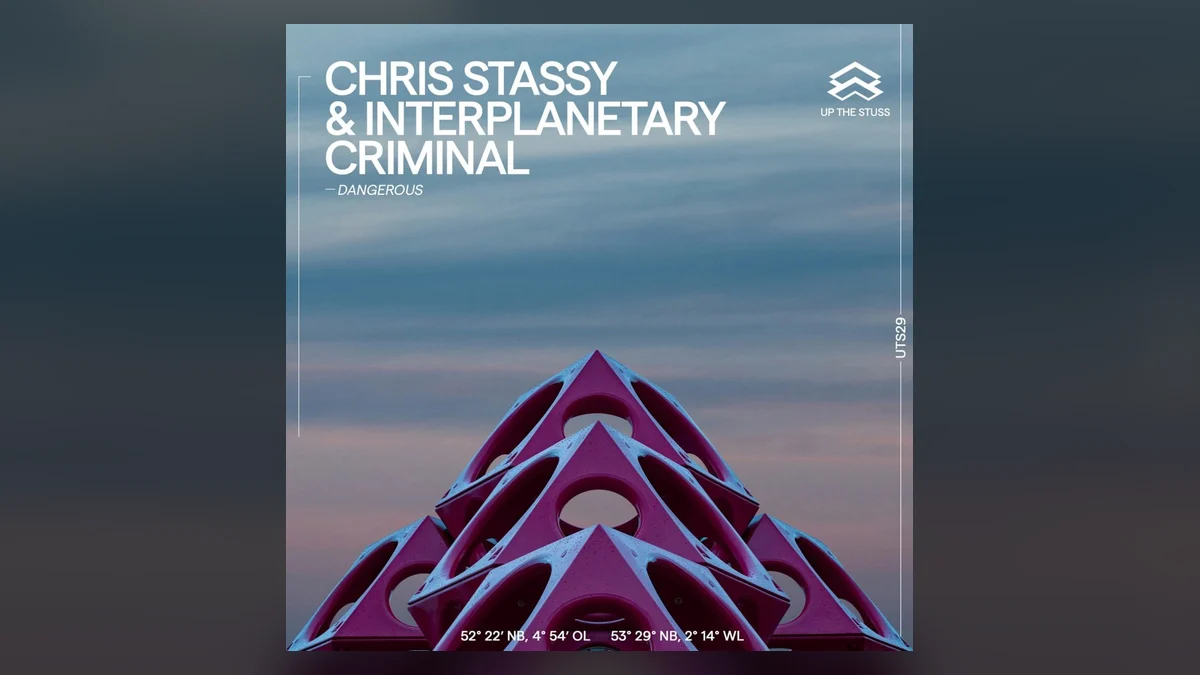 Portada del EP Dangerous de Chris Stassy e Interplanetary Criminal en Up The Stuss